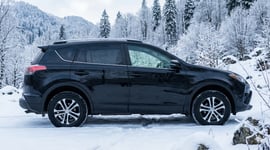 Toyota RAV4 Limited view 4