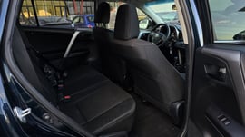 Toyota RAV4 Limited view 8