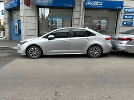 Toyota Corolla — exterior view 4