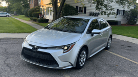 Toyota Corolla — exterior view 1