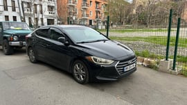 Hyundai Elantra view 2