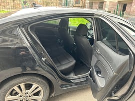 Hyundai Elantra view 9