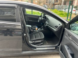 Hyundai Elantra view 10