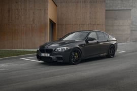 BMW 535i — exterior view 1
