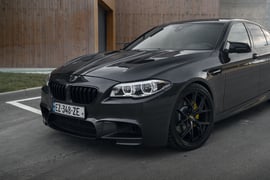 BMW 535i — exterior view 4