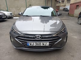 Hyundai Elantra view 2