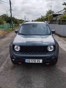 Jeep Renegade view 2