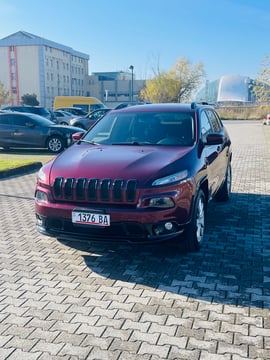 Jeep Cherokee view 2