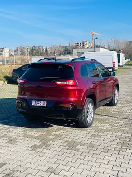 Jeep Cherokee view 5