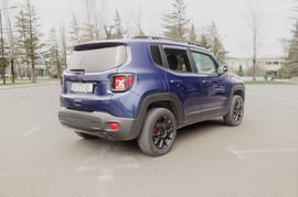 Jeep Renegade view 3
