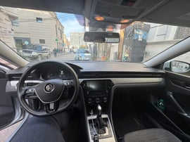Volkswagen Passat view 5