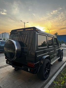 Mercedes-Benz G500 view 4