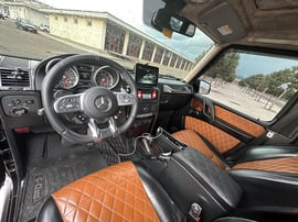Mercedes-Benz G500 view 5