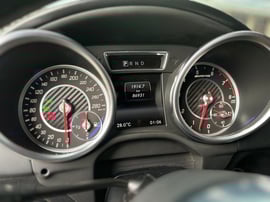 Mercedes-Benz G500 view 9