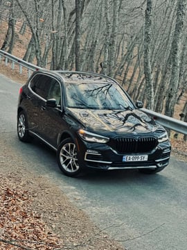 BMW X5 view 2