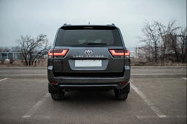 Toyota Land Cruiser 300 view 2