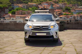 Toyota Highlander view 5