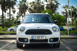 Mini Countryman view 2