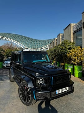 Mercedes-Benz G63 view 4