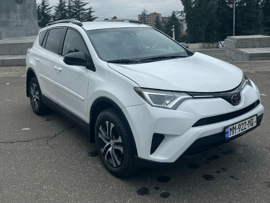 Toyota RAV4 — exterior view 4