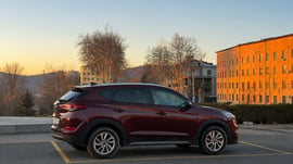 Hyundai Tucson — exterior view 3