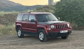 Jeep Patriot — exterior view 2
