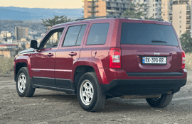 Jeep Patriot — exterior view 5
