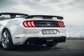 Ford Mustang Cabrio view 5