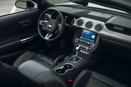 Ford Mustang Cabrio view 8