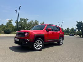 Jeep Renegade view 3