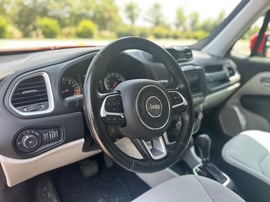 Jeep Renegade view 5