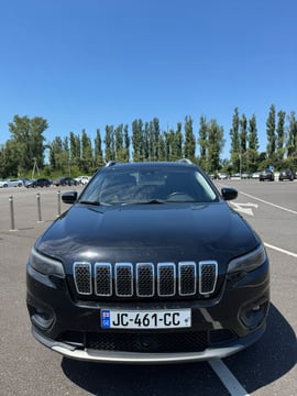 Jeep Cherokee view 2