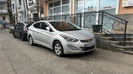 Hyundai Elantra — exterior view 2