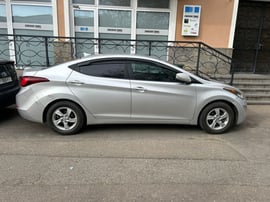 Hyundai Elantra — exterior view 6