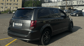 Dodge Grand Caravan — exterior view 5