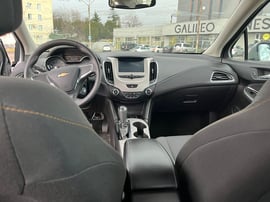 Chevrolet cruze view 3