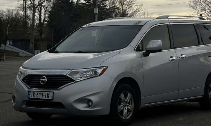 Nissan Quest — exterior view 2