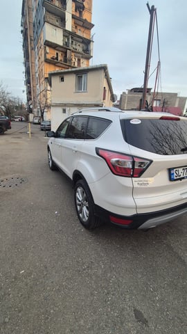 Ford Escape view 3