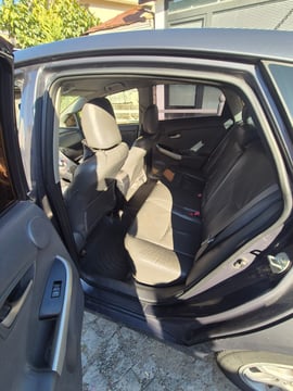 Toyota Prius Hybrid view 5