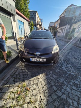 Toyota Prius Hybrid view 2