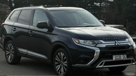 Mitsubishi Outlander — exterior view 1