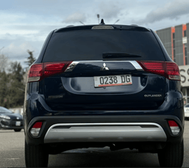 Mitsubishi Outlander — exterior view 3