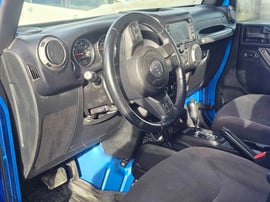 Jeep Wrangler — exterior view 4