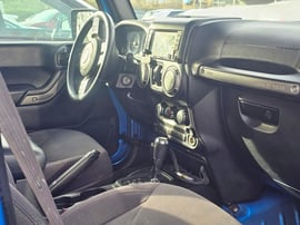 Jeep Wrangler — exterior view 5