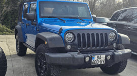 Jeep Wrangler — exterior view 1