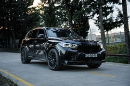 BMW X5 — exterior view 3