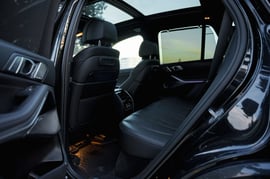 BMW X5 — exterior view 7