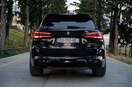 BMW X5 — exterior view 5