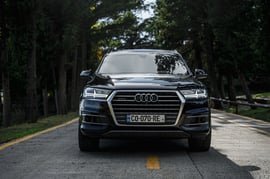 Audi Q7 — exterior view 2