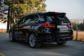 BMW X5 view 4
